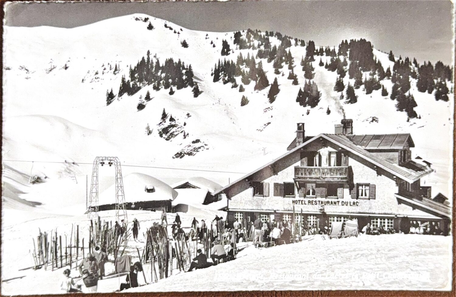 Vintage postcard: Hotel Restaurant du Lac in winter